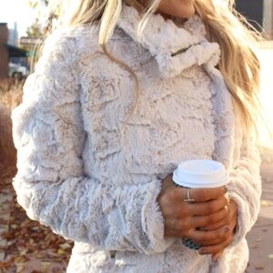 Montanaco Crème faux fur jacket asymmetrical zipper front XS L